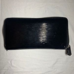 Louis Vuitton Zippy Wallet